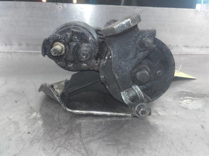 Startmotor van een Volkswagen Passat Variant (3B5) 1.8 20V 1999