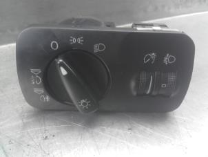 Gebruikte Licht Schakelaar Seat Ibiza II (6K1) 1.9 TDi 90 Stella Prijs € 24,00 Margeregeling aangeboden door Autosloopexpert