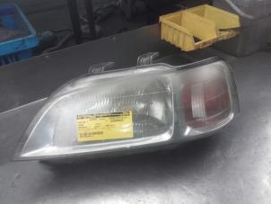 Gebruikte Linker Koplamp Honda Civic Aerodeck (MB/MC) 1.5i VTEC-E II 16V Prijs € 24,00 Margeregeling aangeboden door Autosloopexpert