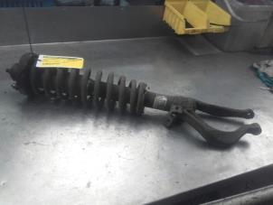 Gebruikte Schokdemperpoot links-voor Honda Civic Aerodeck (MB/MC) 1.5i VTEC-E II 16V Prijs € 32,00 Margeregeling aangeboden door Autosloopexpert