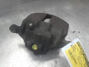 Gebruikte Remklauw (Tang) links-voor Honda Civic Aerodeck (MB/MC) 1.5i VTEC-E II 16V Prijs € 20,00 Margeregeling aangeboden door Autosloopexpert