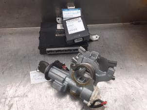 Gebruikte Contactslot + computer Daihatsu Sirion 2 (M3) 1.3 16V DVVT Prijs € 140,00 Margeregeling aangeboden door Autosloopexpert