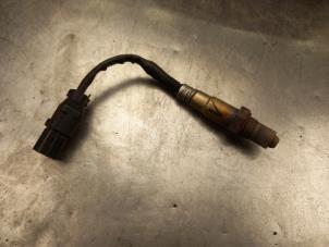 Gebruikte Lambda Sonde Kia Carens II (FJ) 1.6i 16V Prijs € 20,00 Margeregeling aangeboden door Autosloopexpert