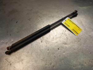 Gebruikte Gasdemperset Achterklep Volvo V50 (MW) 2.0 D 16V Prijs € 24,00 Margeregeling aangeboden door Autosloopexpert