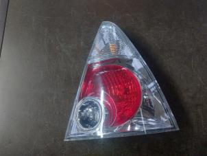Gebruikte Achterlicht rechts Daihatsu YRV (M2) 1.3 16V DVVT Turbo Prijs € 20,00 Margeregeling aangeboden door Autosloopexpert