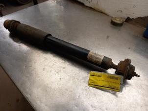 Gebruikte Schokdemper rechts-achter BMW 1 serie (E87/87N) 116i 1.6 16V Prijs € 16,00 Margeregeling aangeboden door Autosloopexpert