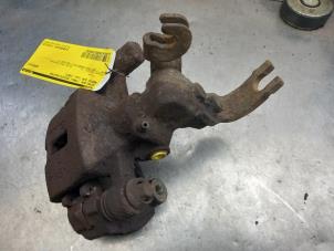 Gebruikte Remklauw (Tang) rechts-achter Mazda 626 (GE12/72/82) 1.8i LX/GLX 16V Prijs € 20,00 Margeregeling aangeboden door Autosloopexpert