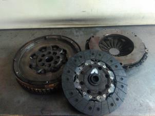 Gebruikte Dubbele massa vliegwiel Mercedes Vito (447.6) 1.6 109 CDI 16V Prijs € 250,00 Margeregeling aangeboden door EU Engines & Parts BV