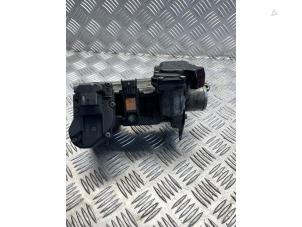 Gebruikte Gasklephuis Opel Movano Combi 2.3 CDTi 16V Prijs € 75,00 Margeregeling aangeboden door EU Engines & Parts BV