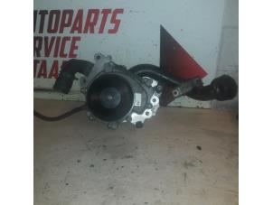 Gebruikte Koelvloeistof pomp Mercedes E (W212) E-250 CDI 16V BlueEfficiency Prijs € 75,00 Margeregeling aangeboden door EU Engines & Parts BV