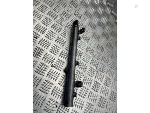 Gebruikte Injector brug Mercedes C (W204) 3.0 C-320 CDI V6 24V Prijs € 50,00 Margeregeling aangeboden door EU Engines & Parts BV