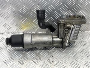 Gebruikte Oliefilterhuis Mercedes C (W203) 1.8 C-200K 16V Prijs € 45,00 Margeregeling aangeboden door EU Engines & Parts BV