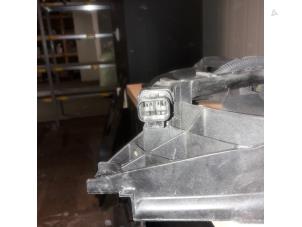 Gebruikte Koelvin Motor Hyundai Santa Fe I Prijs € 75,00 Margeregeling aangeboden door EU Engines & Parts BV