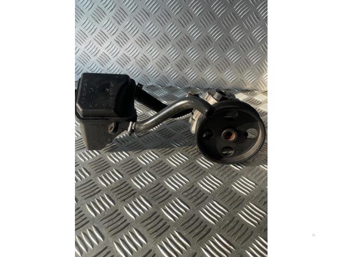 Gebruikte Pomp Servo Mercedes Sprinter 3,5t (906.63) 319 CDI,BlueTEC V6 24V Prijs € 100,00 Margeregeling aangeboden door EU Engines & Parts BV