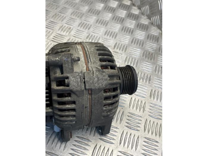 Gebruikte Dynamo Renault Master II (ED/HD/UD) 2.5 dCi 16V 100 Prijs € 50,00 Margeregeling aangeboden door EU Engines & Parts BV