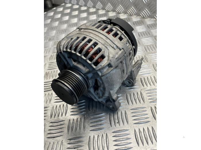 Gebruikte Dynamo Volkswagen Passat (3C2) 2.0 TDI 140 Prijs € 50,00 Margeregeling aangeboden door EU Engines & Parts BV