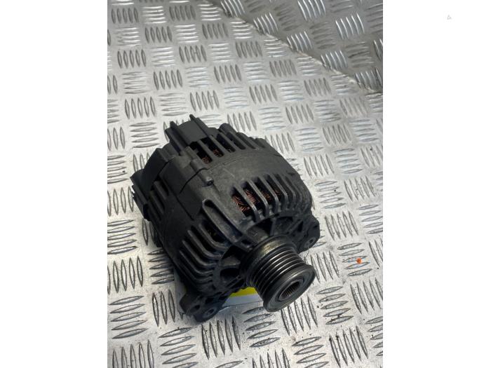 Gebruikte Dynamo Volkswagen Crafter 2.0 TDI Prijs € 75,00 Margeregeling aangeboden door EU Engines & Parts BV