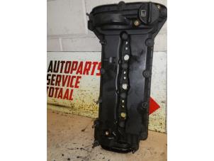 Gebruikte Kleppendeksel Jeep Grand Cherokee (WK/WK2) 3.0 CRD V6 24V Prijs € 50,00 Margeregeling aangeboden door EU Engines & Parts BV