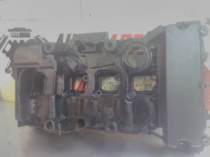 Gebruikte Kleppendeksel Mercedes E (C207) E-260 CGI 16V BlueEfficiency Prijs € 75,00 Margeregeling aangeboden door EU Engines & Parts BV