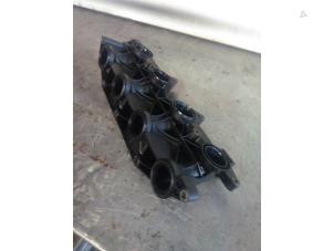 Gebruikte Inlaatspruitstuk Opel Movano (4A1; 4A2; 4B2; 4B3; 4C2; 4C3) 2.5 CDTI Prijs € 35,00 Margeregeling aangeboden door EU Engines & Parts BV