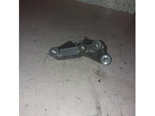 Gebruikte Steun (diversen) Mercedes B-Klasse Prijs € 10,00 Margeregeling aangeboden door EU Engines & Parts BV