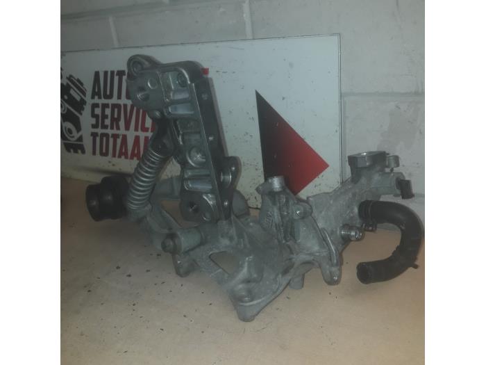 Gebruikte Dynamosteun onder Mercedes B (W246/W242) 1.8 B-200 CDI BlueEFFICIENCY 16V Prijs € 50,00 Margeregeling aangeboden door EU Engines & Parts BV