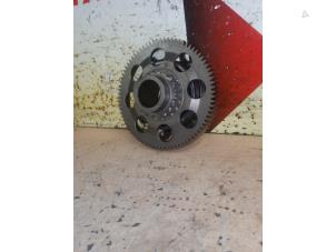 Gebruikte Tandwiel dieselpomp Mercedes Sprinter 3,5t (906.63) 210 CDI 16V Euro 5 Prijs € 50,00 Margeregeling aangeboden door EU Engines & Parts BV