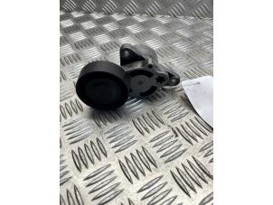 Gebruikte Spanner multiriem Mercedes E (W213) E-220d 2.0 Turbo 16V Prijs € 25,00 Margeregeling aangeboden door EU Engines & Parts BV