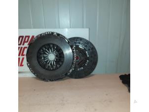 Gebruikte Koppelingsset (compleet) Ford Transit 2.2 TDCi 16V Euro 5 Prijs € 75,00 Margeregeling aangeboden door EU Engines & Parts BV