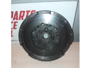 Gebruikte Dubbele massa vliegwiel Ford Transit Custom 2.2 TDCi 16V FWD Prijs € 150,00 Margeregeling aangeboden door EU Engines & Parts BV