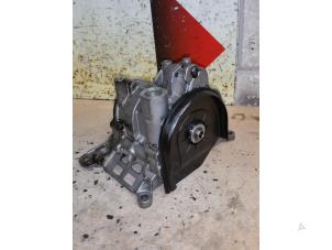 Gebruikte Oliepomp BMW 3 serie (F30) 330d 3.0 24V Prijs € 100,00 Margeregeling aangeboden door EU Engines & Parts BV