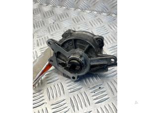 Gebruikte Vacuumpomp (Diesel) Mercedes C (W204) 3.0 C-280 V6 24V Prijs € 35,00 Margeregeling aangeboden door EU Engines & Parts BV