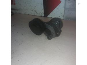 Gebruikte Spanrol Multiriem Mercedes Vito (639.6) 2.2 116 CDI 16V Euro 5 Prijs € 25,00 Margeregeling aangeboden door EU Engines & Parts BV