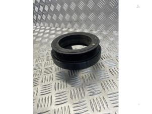 Gebruikte Krukas Poelie Mercedes E (W212) E-200 CDI 16V BlueEfficiency,BlueTEC Prijs € 50,00 Margeregeling aangeboden door EU Engines & Parts BV