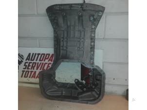 Gebruikte Carterpan Mercedes R (W251) 3.5 350 V6 24V 4-Matic Prijs € 120,00 Margeregeling aangeboden door EU Engines & Parts BV