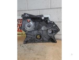 Gebruikte Distributiedeksel Mercedes E (W212) E-200 CGI 16V BlueEfficiency Prijs € 75,00 Margeregeling aangeboden door EU Engines & Parts BV