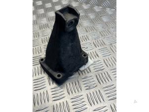 Gebruikte Motorrubber Mercedes Sprinter 4t (904) 412D Prijs € 20,00 Margeregeling aangeboden door EU Engines & Parts BV