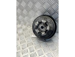 Gebruikte Poelie Krukas Mercedes E (W212) E-350 CDI V6 24V BlueEfficiency Prijs € 75,00 Margeregeling aangeboden door EU Engines & Parts BV