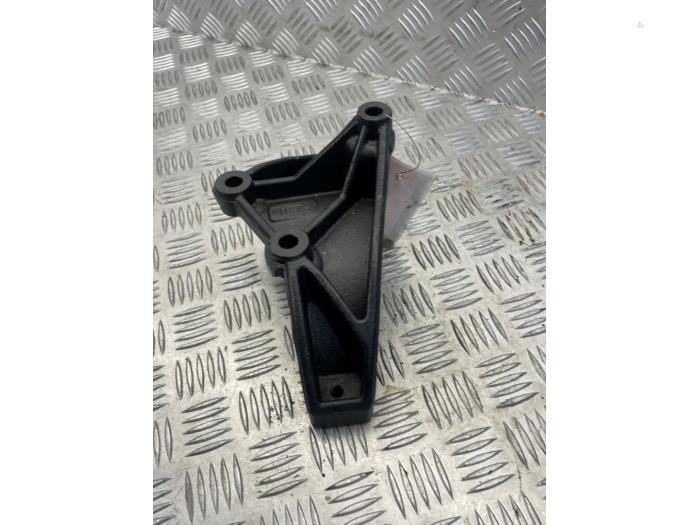 Gebruikte Motorrubber Ford Transit 2.0 TDCi 16V Eco Blue 170 Prijs € 35,00 Margeregeling aangeboden door EU Engines & Parts BV