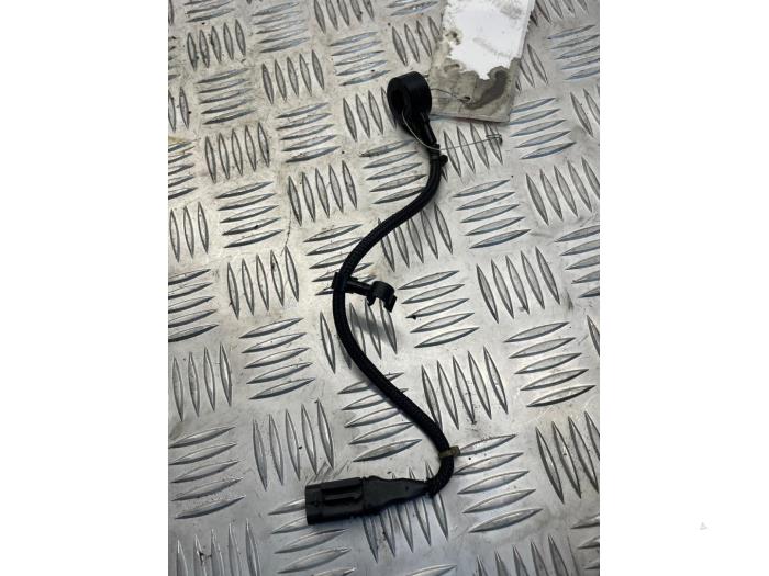 Pingelsensor van een Mercedes-Benz E (W212) E-250 CDI 16V BlueEfficiency 4-Matic 2014