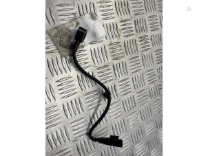 Gebruikte Pingelsensor Mercedes E (W212) E-250 CDI 16V BlueEfficiency 4-Matic Prijs € 15,00 Margeregeling aangeboden door EU Engines & Parts BV