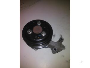 Gebruikte Waterpomp Ford Focus 3 1.0 Ti-VCT EcoBoost 12V 100 Prijs € 45,00 Margeregeling aangeboden door EU Engines & Parts BV
