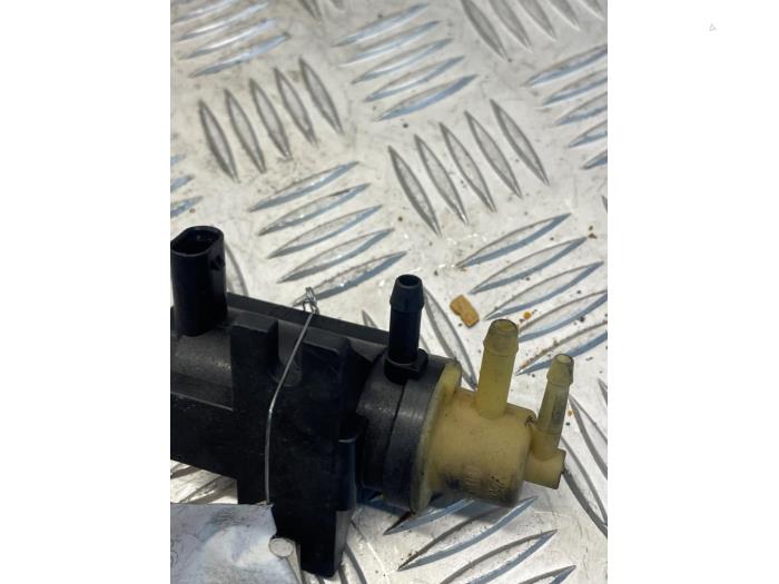 Gebruikte Turbo Overdrukklep Mercedes E (W212) E-220 CDI 16V BlueEfficiency Prijs € 25,00 Margeregeling aangeboden door EU Engines & Parts BV