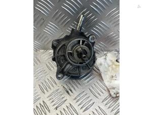 Gebruikte Vacuumpomp (Diesel) Mercedes C (W204) 2.2 C-220 CDI 16V Prijs € 35,00 Margeregeling aangeboden door EU Engines & Parts BV