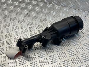 Gebruikte Oliefilterhouder Mercedes C (W204) 2.2 C-200 CDI 16V BlueEFFICIENCY Prijs € 20,00 Margeregeling aangeboden door EU Engines & Parts BV