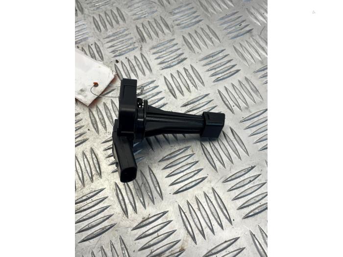Gebruikte Olie niveau sensor Volkswagen Transporter/Caravelle T5 2.0 TDI DRF Prijs € 25,00 Margeregeling aangeboden door EU Engines & Parts BV