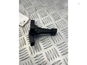 Gebruikte Olie niveau sensor Volkswagen Transporter/Caravelle T5 2.0 TDI DRF Prijs € 25,00 Margeregeling aangeboden door EU Engines & Parts BV