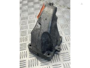 Gebruikte Motorsteun Mercedes E (W212) E-300 CDI V6 24V BlueEfficiency Prijs € 35,00 Margeregeling aangeboden door EU Engines & Parts BV