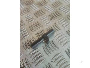 Gebruikte Krukas sensor Mercedes C Estate (S204) 2.2 C-200 CDI 16V . Prijs € 20,00 Margeregeling aangeboden door EU Engines & Parts BV