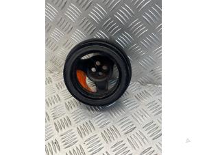 Gebruikte Krukas Poelie Mercedes E (W212) E-200 CDI 16V BlueEfficiency,BlueTEC Prijs € 50,00 Margeregeling aangeboden door EU Engines & Parts BV